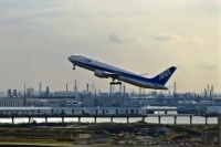 もともとJALと比べて国内路線が強いとされていたANA。訪日外国人の急増の恩恵はJALよりも少なかったようだ。JALが国交省の監視下にあるうちにできるだけ水をあけておきたいところだが、中国をはじめ国際線をめぐる情勢は不透明だ。