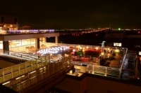 ピーチが拠点としている関西国際空港は24時間体制。ピーチはこれを最大限に活かした徹底的な効率化で、低価格でも収益を確保することに成功している