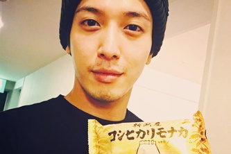 CNBLUEのチョン・ヨンファが、日本滞在中に撮ったワイルドかつお茶目な写真を公開した。