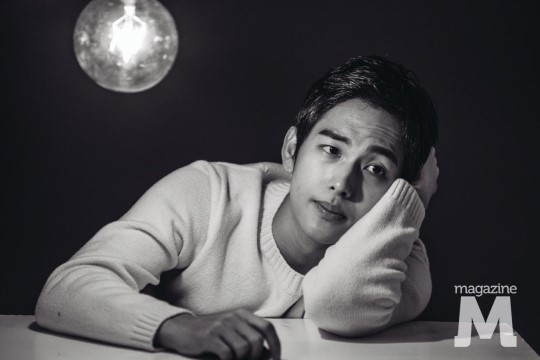 ZE:Aのメンバー、イム・シワンの見る者の心を癒やすグラビアが公開されて視線を集めている。写真：マガジンM