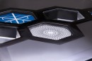 トヨタ自動車が北米国際自動車ショーに参考出展した燃料電池自動車「MIRAI」の実験車。米Kymeta社の技術を活用した衛星通信機能を搭載している。(写真提供:トヨタ自動車) トヨタ自動車が北米国際自動車ショーに参考出展した燃料電池自動車「MIRAI」の実験車。米Kymeta社の技術を活用した衛星通信機能を搭載している。(写真提供:トヨタ自動車)