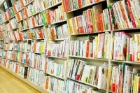 テレビがメディア最大の影響力を誇っていた1980年代に誕生したテレビ情報誌「TVぴあ」が2016年1月27日号をもって休刊する。2011年にはコンサートや演劇の情報誌「月刊ぴあ」が休刊となったが、またしてもぴあ関連の情報誌が姿を消すこととなった。