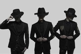 5人組のSS501の3人のメンバー、ホ・ヨンセン、キム・ギュジョン、キム・ヒョンジュンがグループDoubleS301として活動を再開する。写真：CJエンターテインメント