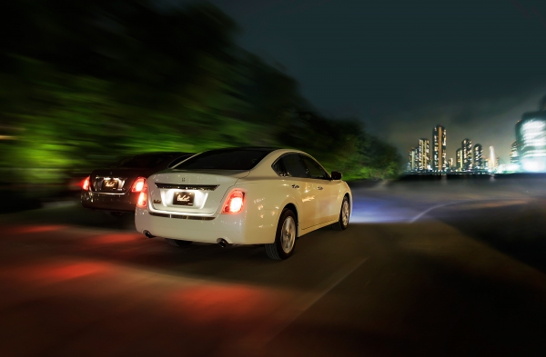 光岡自動車が一部仕様変更して発売するフラッグシップセダン「Galue」（ガリュー） （写真提供：光岡自動車）