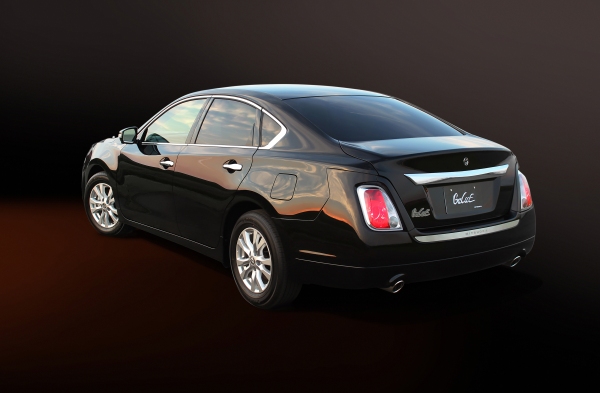 光岡自動車が一部仕様変更して発売するフラッグシップセダン「Galue」（ガリュー） （写真提供：光岡自動車）