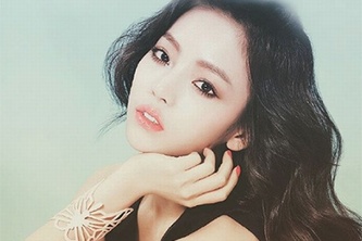 女性アイドルグループKARAの元メンバーで歌手兼女優のク・ハラ(25)が、新たな出発に対する心境を明らかにして注目を集めている。写真：ク・ハラのSNS