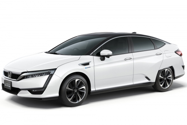 CLARITY FUEL CELL （ホンダの報道資料より）