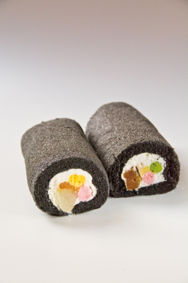 七福神恵方ロール(菓子匠末広庵発表資料より) 七福神恵方ロール(菓子匠末広庵発表資料より)