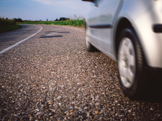 損害保険各社は自動ブレーキなど先進的な安全装置を搭載する「先進安全自動車」について、2017年から任意保険料を平均で1割程度割り引く方針を固めた。スバル「アイサイト(ver.2)」は約6割の事故軽減効果が確認されている。