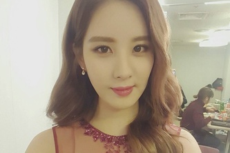 少女時代のソヒョンが、極寒の日が続く中、ファンにホットなメッセージとセルフィーをプレゼントした。