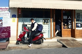 CNBLUEのカン・ミンヒョクが、映画『八月のクリスマス』のロケ地を訪れた際に撮った写真を公開した。写真：ミンヒョクのツイッター