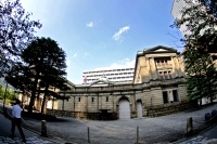 マイナス金利号の特急券は「1日限り有効」。為替も株価も日銀会合前まで折り返し運転。黒田日銀が描いたダイヤ通りに運行せず、次の駅に到着できない乗客に疲労感つのる。
