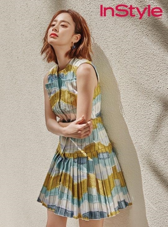 女優キム・テヒがモルディブで撮影したファッショングラビアを公開し、視線を集めている。写真：InStyle