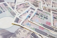 年金運用調査委員会は、企業年金に加入していない会社員と自営業者、500名を対象に、税金に対する意識調査を行なった。