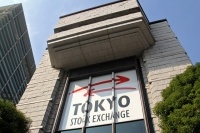 「雪どけ」は、突然やってくる。春が一気にやって来たようなその日を境に、売り材料ばかり探していた市場心理も、買い材料を進んで拾い上げるようになる。