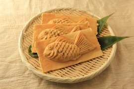 羽根付きたいやき(ルーツ発表資料より) 羽根付きたいやき(ルーツ発表資料より)