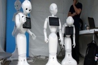 個別のコミュニケーションロボットを知っているかどうか複数回答で質問したところ、最も認知度が高かったコミュニケーションロボットはソフトバンクロボティクスが企画・開発を行っている「Pepper」(ペッパー)で、認知度は63.4%であった。