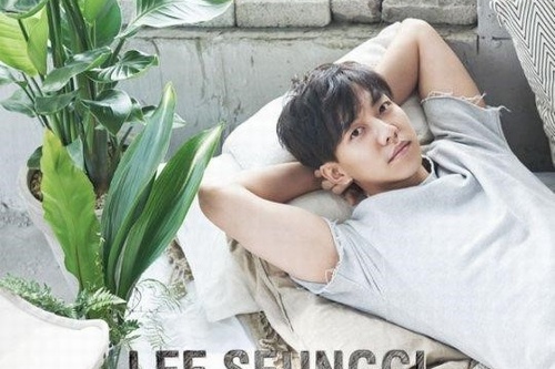 先月1日に陸軍へ入隊し、現在訓練に励んでいる歌手イ・スンギが、デジタルシングル『そんな人』を3月3日正午に発表する。[写真]フックエンターテイメンント