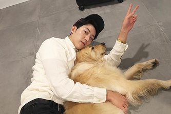 CNBLUEのイ･ジョンシンが、愛犬シンバとしばしの別れを惜しむ姿を公開した。