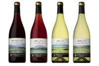 左から「サントリージャパンプレミアム 塩尻マスカット・ベーリーA 2014」、「津軽ピノ・ノワール 2014」、「信州シャルドネ 2015」、「高山村シャルドネ 2015」（サントリーワインインターナショナルの発表資料より）