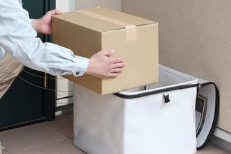 不在時でも荷物の受け取りが可能に（サンワプライ発表資料より）