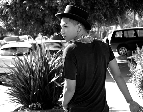 人気グループBIGBANGのメンバーのSOLが、SBSの新しいバラエティ番組『私の手に歌手ファンタスティック・デュオ』に出演する。写真：YGエンターテインメント