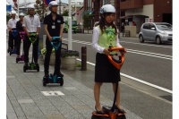 Wingletは、トヨタが開発した体の重心移動で走行するパーソナルモビリティ・ロボット。この走行実験を臨海副都心の公道を使って行なうことが決まった。参加希望者は、トヨタ展示ショールーム「MEGA WEB(東京都江東区青海1-3-12)」のホームページをチェック