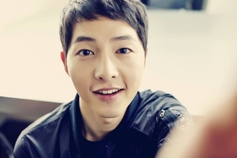 ソン・ジュンギのセルフィーが公開され、話題となっている。[写真]KOLON SPORT提供