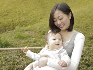 学校、会社、近所付き合い…いつの時代になっても人間関係の悩みは尽きないものだ。それは子を育てる親も同じで、明光義塾が行った調査では、保護者の35.4%が保護者間の人間関係で悩んだ経験があると回答している。 学校、会社、近所付き合い…いつの時代になっても人間関係の悩みは尽きないものだ。それは子を育てる親も同じで、明光義塾が行った調査では、保護者の35.4%が保護者間の人間関係で悩んだ経験があると回答している。