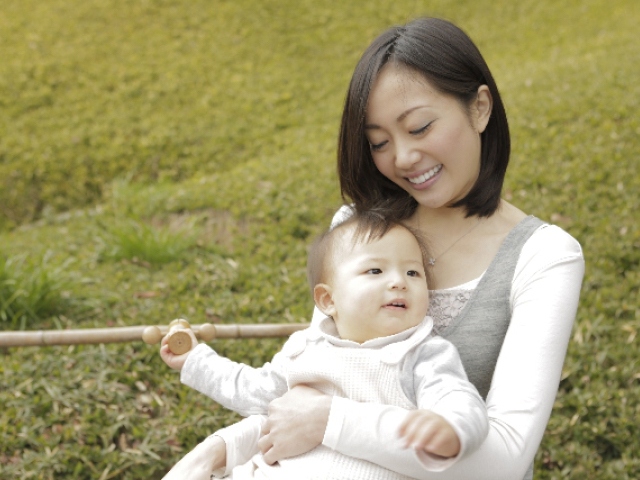 学校、会社、近所付き合い…いつの時代になっても人間関係の悩みは尽きないものだ。それは子を育てる親も同じで、明光義塾が行った調査では、保護者の35.4%が保護者間の人間関係で悩んだ経験があると回答している。