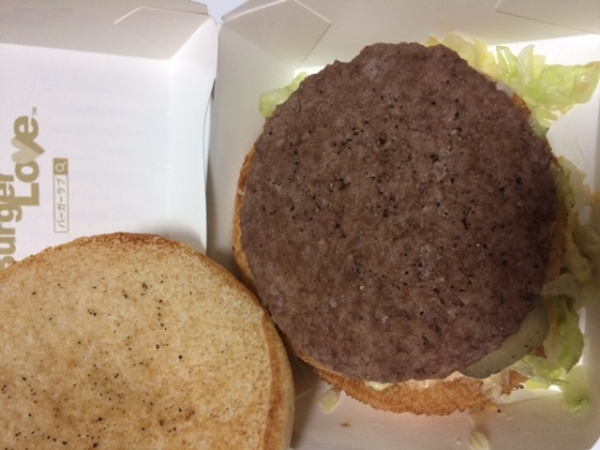 最上段のバンズをめくったところ 最上段のバンズをめくったところ