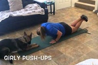 お姉さんと一緒に楽しそうにエクササイズをするバロン君です。