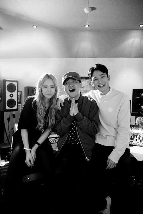 Vibeのリュ・ジェヒョン、EXOのチェン(SMエンタテインメント所属)、そしてラッパーのHeizeがSMのデジタル音源公開チャンネル”STATION”からスペシャルなコラボレーションを発信する。写真:SMエンターテインメント Vibeのリュ・ジェヒョン、EXOのチェン(SMエンタテインメント所属)、そしてラッパーのHeizeがSMのデジタル音源公開チャンネル”STATION”からスペシャルなコラボレーションを発信する。写真:SMエンターテインメント