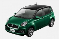 パッソMODA“G package” (FF車)、ボディカラーはブラックマイカメタリック×ダークエメラルドマイカ、価格165.78万円