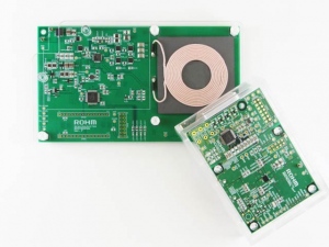 ロームが開発した業界初の15W級ワイヤレス給電リファレンスボード「BD57020MWV-EVK-001」「BD57015GWL-EVK-001」。一般へのワイヤレス給電普及の起爆剤となるか。 ロームが開発した業界初の15W級ワイヤレス給電リファレンスボード「BD57020MWV-EVK-001」「BD57015GWL-EVK-001」。一般へのワイヤレス給電普及の起爆剤となるか。