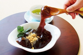 とろ～りとした新食感！（丸八製菓発表資料より）