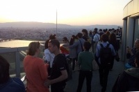 「梅田スカイビル(大阪市北区大淀中)」もこれまで最高だった開業翌年の記録を大幅に塗り替え、2016年1月までの1年間で121万8000人が「空中庭園展望台」に来場