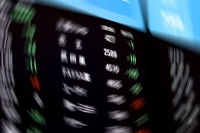 25日は「日経平均よ、なぜ下がる?」。26日は下落の「ナイアガラの滝」を見た。27日は「思惑が交錯し、うかつに買えない」。28日は「悪いのはブルームバーグだ」。