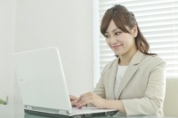 第一線で働くバリバリのキャリアウーマン「バリキャリ」、仕事と子育てを両立する「ワーママ」。女性の社会進出が著しい昨今も、女性が望む働き方は“家庭の事情”によって大きく左右されるようだ。