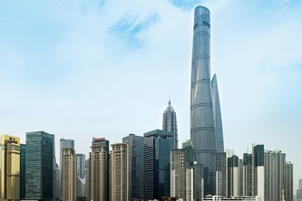 三菱電機は、世界最高速という分速1,230mのエレベーター技術を開発した。写真は、展望階行きエレベーターに同技術を導入する中国・上海市の高層ビル「上海中心大厦」（三菱電機の発表資料より）