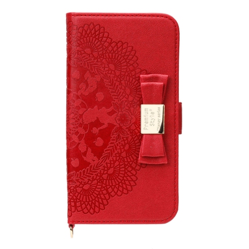 上質な質感のPUレザーに型押しされたディズニー柄が特長のiPhone 6s/6用フリップカバー、ディズニー「Premium Style」シリーズ。（PGA発表資料より）