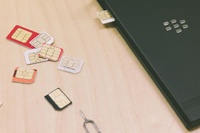 MMD研究所は、スマートフォンを利用している10代以上の男女1,097人(4キャリア利用者:551人　格安SIM利用者546人)を対象に「モバイルインターネット通信に関する利用意識調査」を実施した。