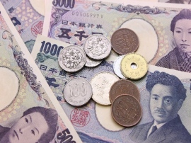 安倍晋三総理は来年4月の消費税10%実施について、先送りするのか、予定通り実施するのかは「夏の参院選挙前に明らかにしたい」と27日、G7伊勢志摩サミット議長記者会見で話した