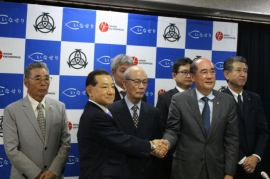 日本エンタープライズ＜４８２９＞（東１）のグループ会社、「いなせり」は、東京魚市場卸協同組合と業務提携し、組合初の電子商取引サービス・・・。