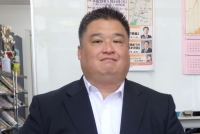 京写＜６８３７＞（ＪＱ・１０００株）は、前中期経営計画は中国経済減速の影響から足踏みとなったが、今年からスタートの新中期経営計画（２０１６年～２０２０年）では最終年の営業利益を１６年３月期比３．２倍を目指している。