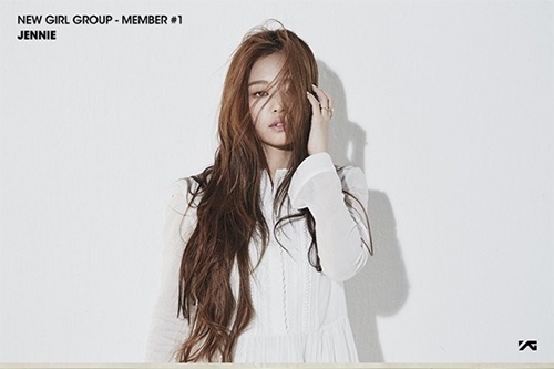 YGエンターテインメントが新たな女性アイドルグループの最初のメンバー、ジェニー(JENNIE)のティーザーイメージを公開して話題を呼んでいる。写真：YGエンターテインメント