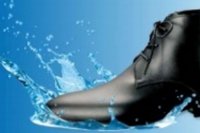 「防水レインブーツ」（青山商事の発表資料より）