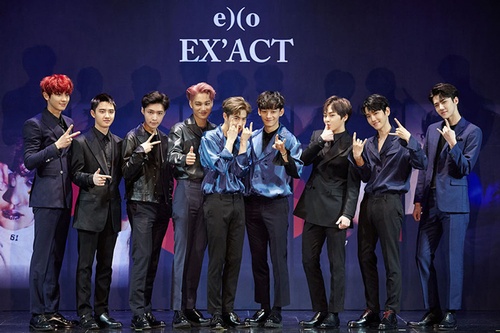 冷めることのない熱い人気で歌謡界に旋風を巻き起こしているEXOが、3度目となる単独コンサートを開催する。写真：SMエンターテインメント