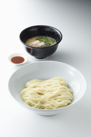 「博多細つけ麺」（力の源ホールディングス発表資料より）