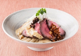 『ロースト葱の冷たーい油そば』（イートアンド発表資料より）